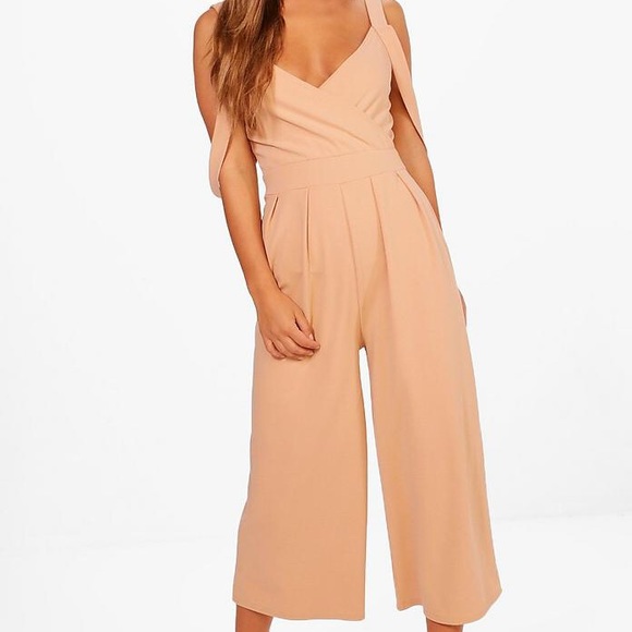 Beige jumpsuit with cute side hanging straps - Picture 5 of 6